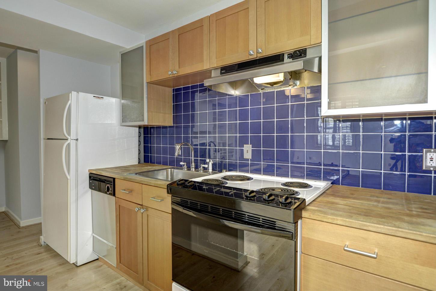 1931 17th Street Northwest, Unit 405 Washington, DC 20009 - Photo 4 of 8 Kitchen