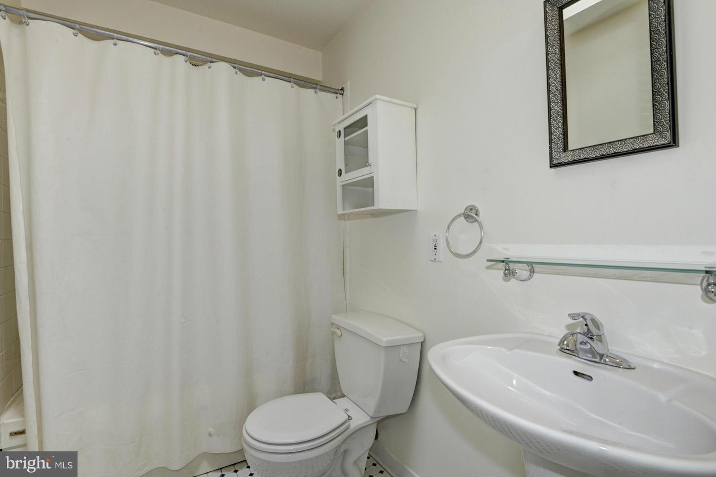 1931 17th Street Northwest, Unit 405 Washington, DC 20009 - Photo 5 of 8 Bath (Master)