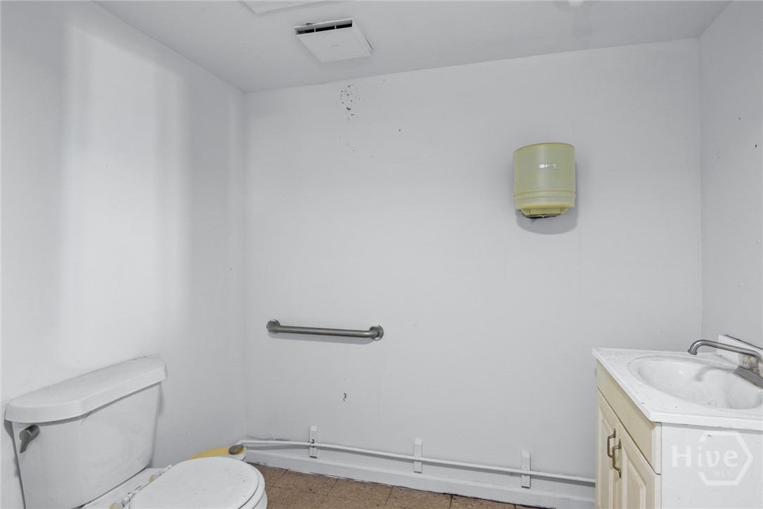 2203 Skidaway Road Savannah, GA 31404 - Photo 24 of 42