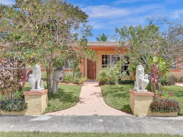 $3,900 | 1161 Northeast 202nd Street, Miami, FL 33179