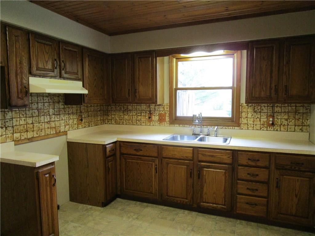 1607 Iron Liege Road Indianapolis, IN 46217 - Photo 11 of 27 Gallery Image 11