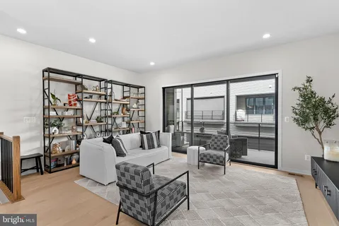 $949,000 | 43486 Wilcox Terrace, Ashburn, VA 20148