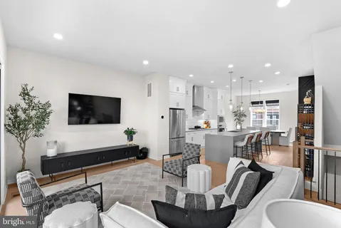 $949,000 | 43486 Wilcox Terrace, Ashburn, VA 20148