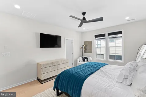 $949,000 | 43486 Wilcox Terrace, Ashburn, VA 20148