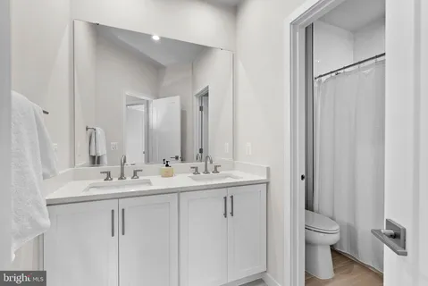 $949,000 | 43486 Wilcox Terrace, Ashburn, VA 20148