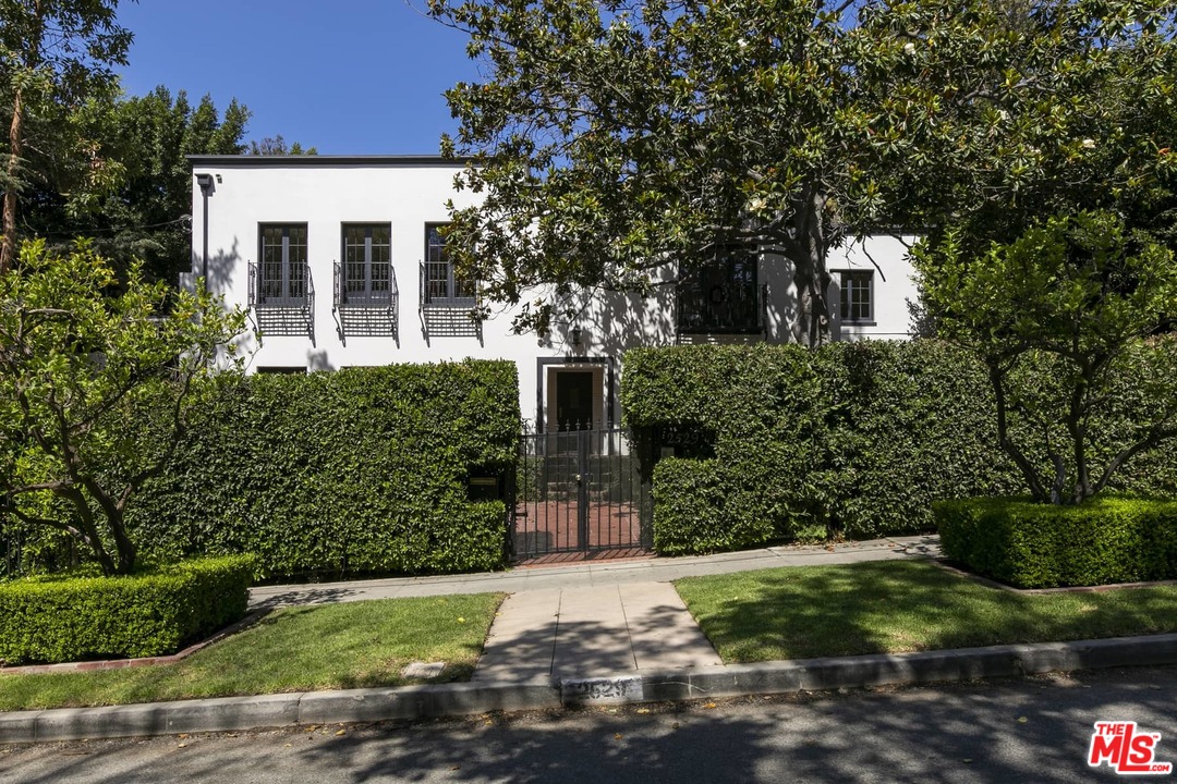 2529 North Commonwealth Avenue Los Angeles, CA 90027 - Photo 37 of 37 a front view of a house with a yard
