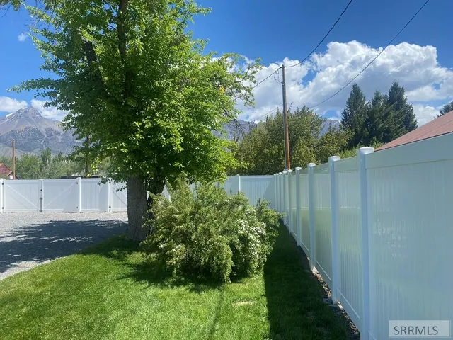 $199,999 | 510 Spruce Street, Mackay, ID 83251