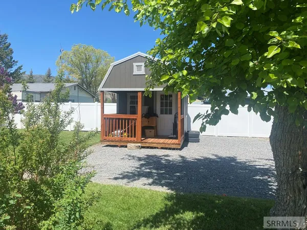 $199,999 | 510 Spruce Street, Mackay, ID 83251