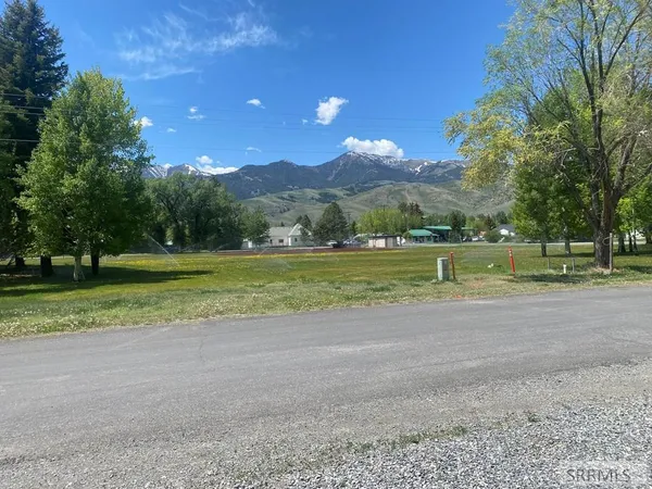 $199,999 | 510 Spruce Street, Mackay, ID 83251