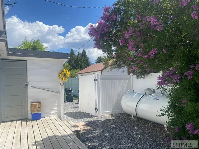 $199,999 | 510 Spruce Street, Mackay, ID 83251