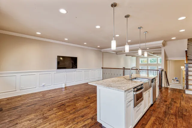 $829,000 | 4065 South Ellis Avenue, Chicago, IL 60653