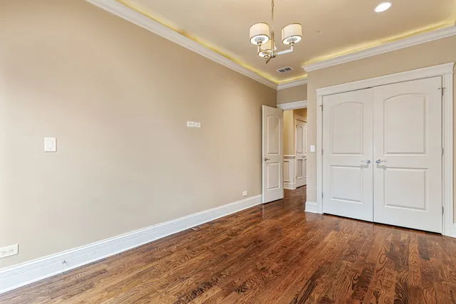 $829,000 | 4065 South Ellis Avenue, Chicago, IL 60653