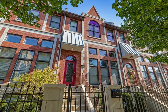 $829,000 | 4065 South Ellis Avenue, Chicago, IL 60653