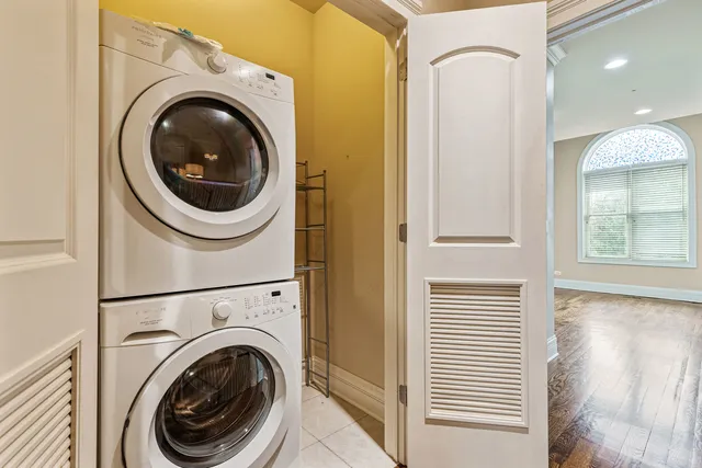 $829,000 | 4065 South Ellis Avenue, Chicago, IL 60653