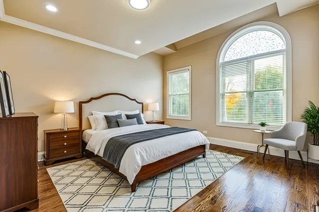 $829,000 | 4065 South Ellis Avenue, Chicago, IL 60653