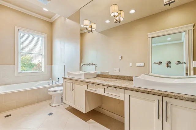 $829,000 | 4065 South Ellis Avenue, Chicago, IL 60653