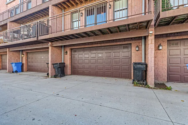 $829,000 | 4065 South Ellis Avenue, Chicago, IL 60653