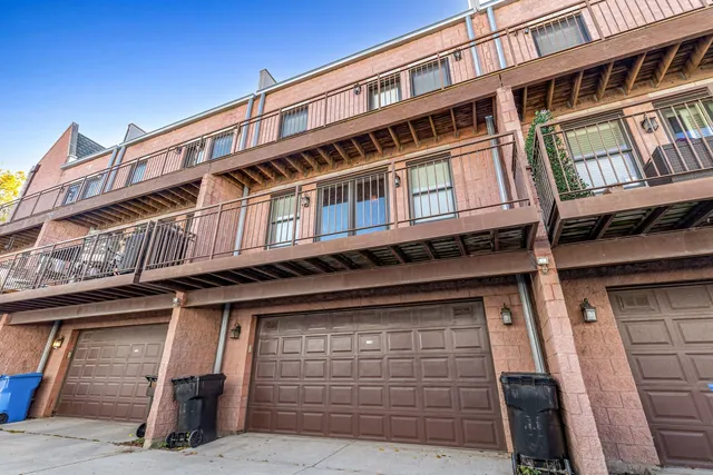 $829,000 | 4065 South Ellis Avenue, Chicago, IL 60653