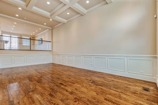 $829,000 | 4065 South Ellis Avenue, Chicago, IL 60653