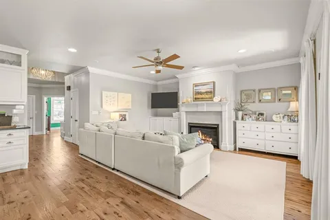 $825,000 | 809 Edgefield Road, Fort Worth, TX 76107