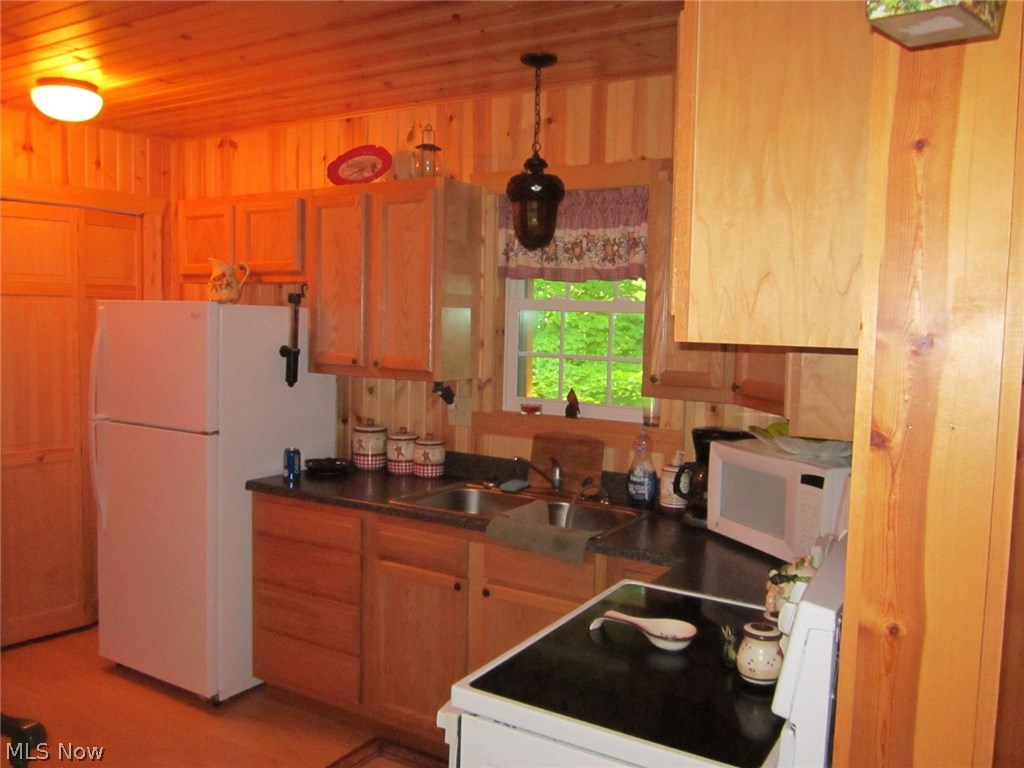 15711 Freedom Road Kimbolton, OH 43749 - Photo 20 of 23