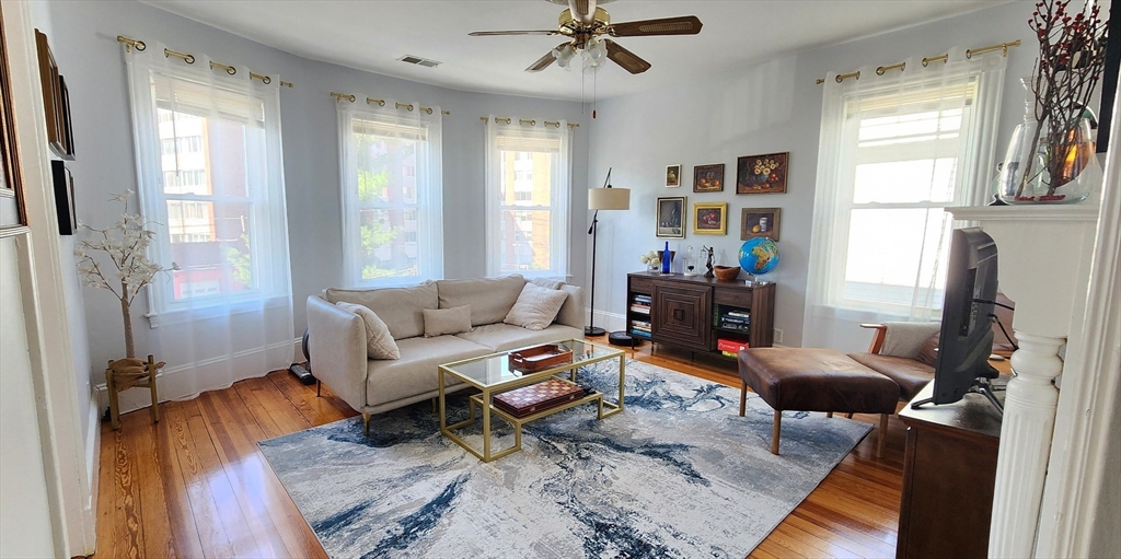 66 Chestnut Street, Unit 2 Brookline, MA 02445 - Photo 1 of 9