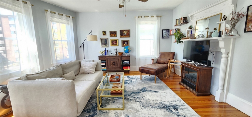 66 Chestnut Street, Unit 2 Brookline, MA 02445 - Photo 2 of 9