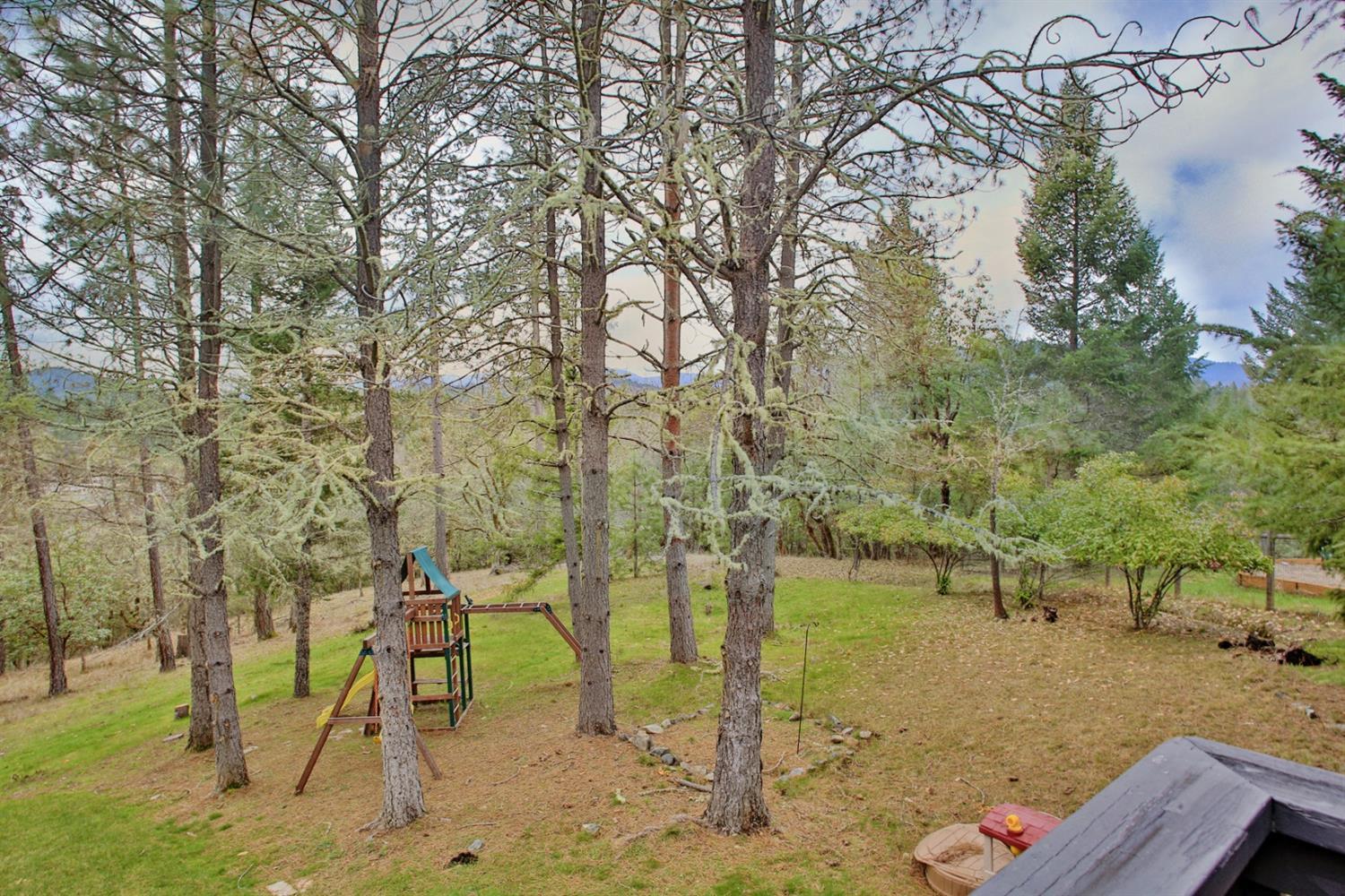 357 October Lane Merlin, OR 97532 - Photo 11 of 33 a view of outdoor space