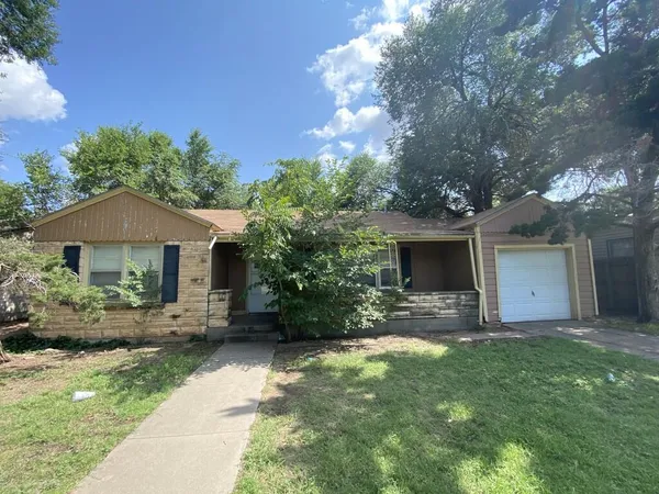 $1,400 | 3709 28th Street, Lubbock, TX 79410