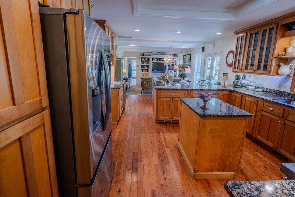 1316 Junaluska Road Andrews, NC 28901 - Photo 17 of 68 Breakfast Area - Main Level