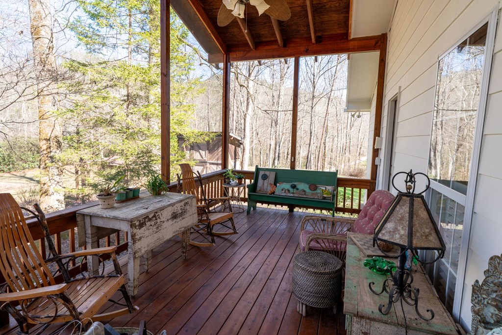 1316 Junaluska Road Andrews, NC 28901 - Photo 29 of 68 Staircase