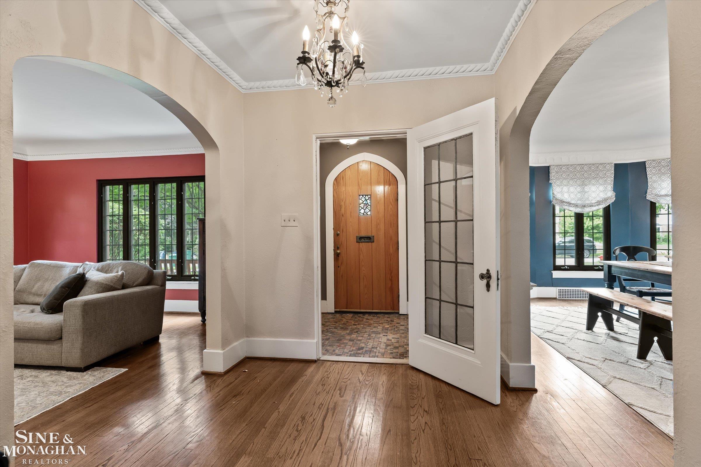 542 Lakepointe Street Grosse Pointe Park, MI 48230 - Photo 4 of 48
