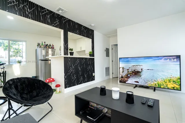 $2,700 | 2388 Northeast 173rd Street, Unit 2390, North Miami Beach, FL 33160