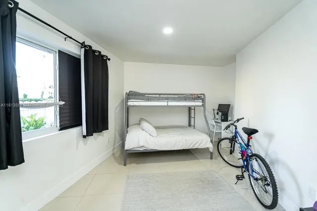 $2,700 | 2388 Northeast 173rd Street, Unit 2390, North Miami Beach, FL 33160