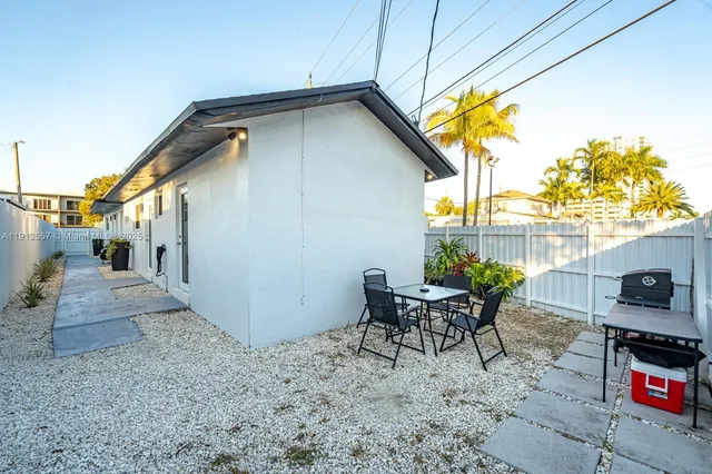 $2,700 | 2388 Northeast 173rd Street, Unit 2390, North Miami Beach, FL 33160