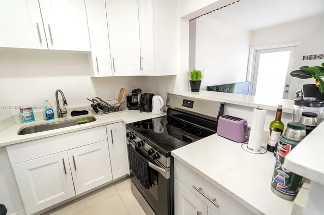 $2,700 | 2388 Northeast 173rd Street, Unit 2390, North Miami Beach, FL 33160