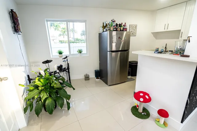 $2,700 | 2388 Northeast 173rd Street, Unit 2390, North Miami Beach, FL 33160