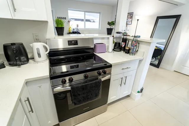 $2,700 | 2388 Northeast 173rd Street, Unit 2390, North Miami Beach, FL 33160