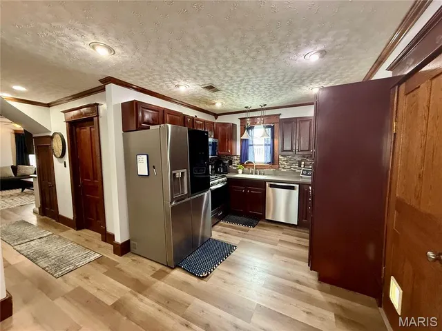 $289,000 | 218 Dingle Avenue, Palmyra, MO 63461