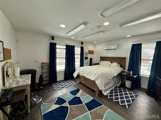 $289,000 | 218 Dingle Avenue, Palmyra, MO 63461