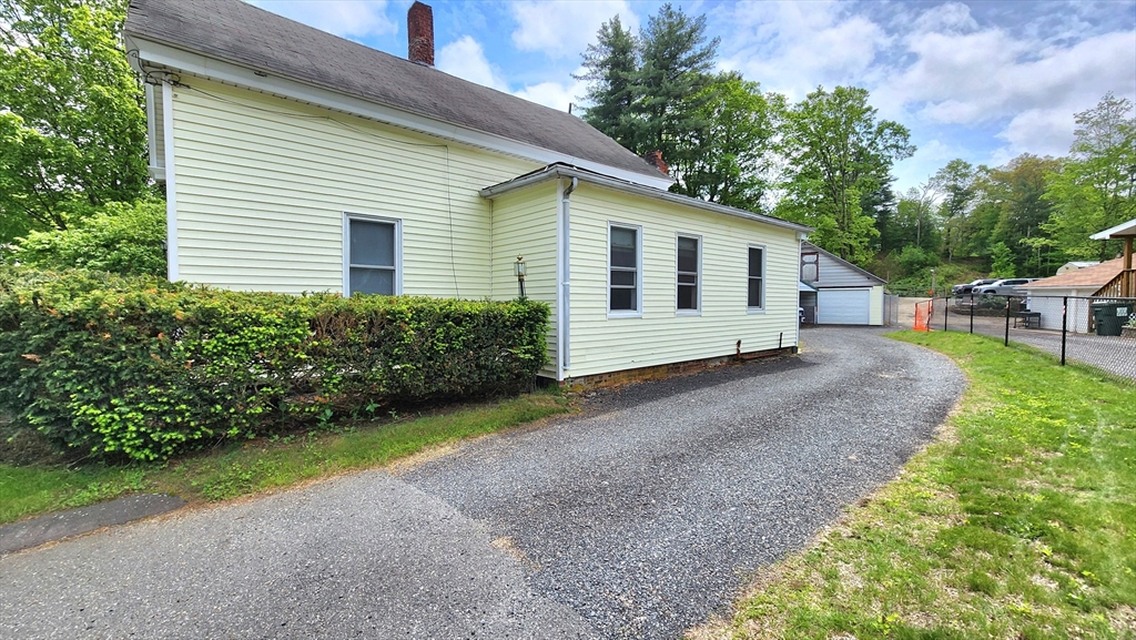 114 Southbridge Road Warren, MA 01083 - Photo 3 of 41 Gallery Image 3