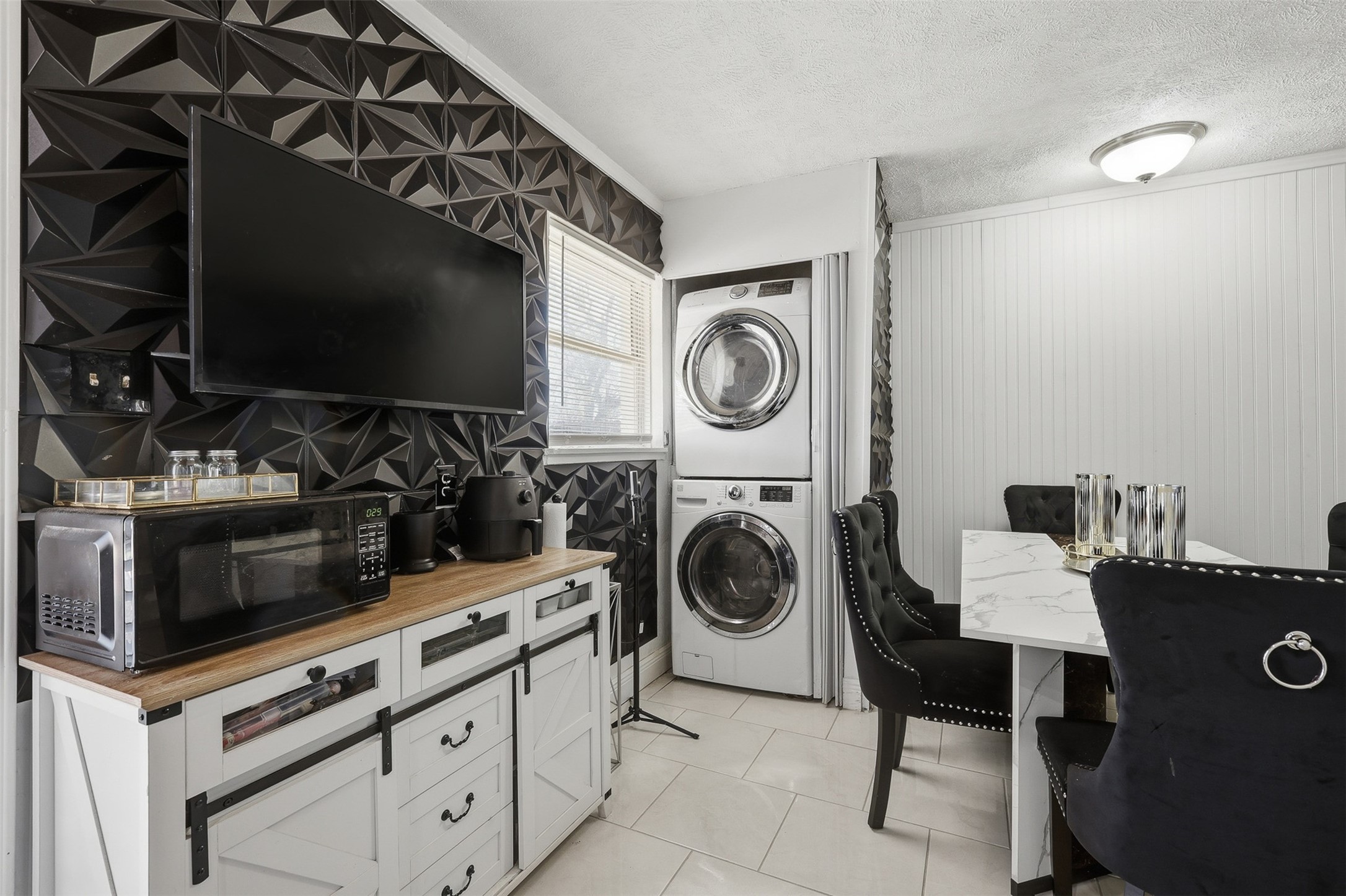 2205 Strawberry Road Pasadena, TX 77502 - Photo 16 of 29 a utility room with sink dryer and washer