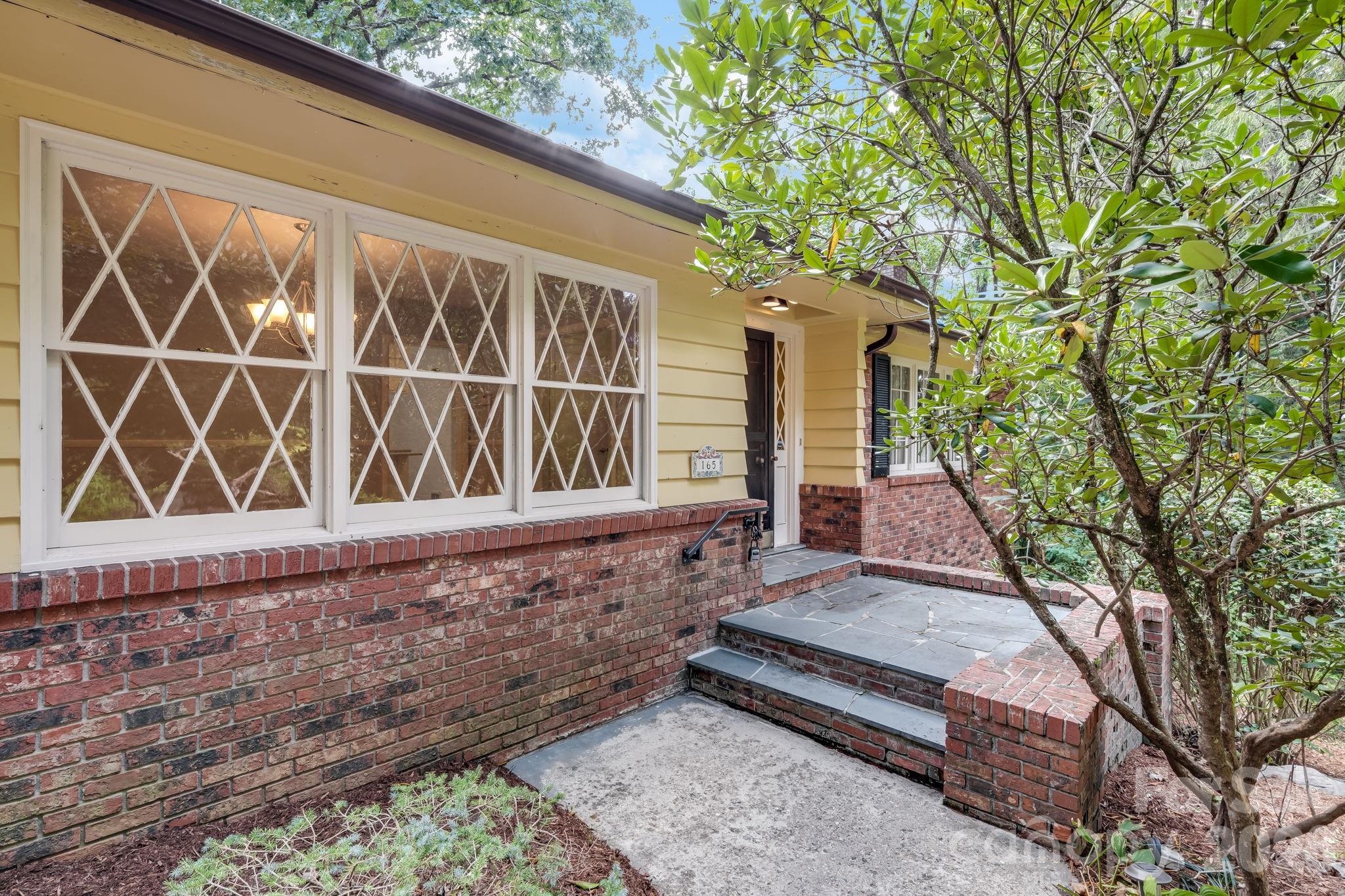 165 Cherokee Road Asheville, NC 28804 - Photo 7 of 37 Gallery Image 7