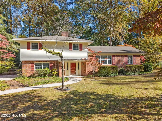 $330,000 | 112 Lakewood Drive, Greenville, NC 27834