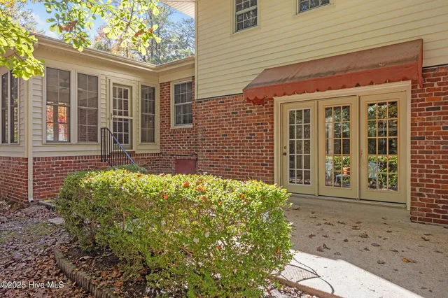 $330,000 | 112 Lakewood Drive, Greenville, NC 27834