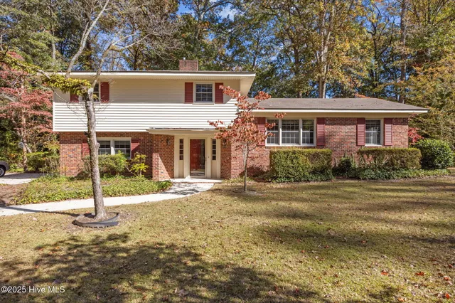 $330,000 | 112 Lakewood Drive, Greenville, NC 27834