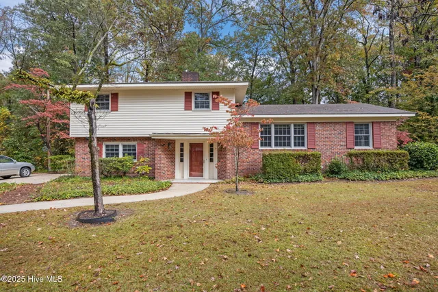 $330,000 | 112 Lakewood Drive, Greenville, NC 27834