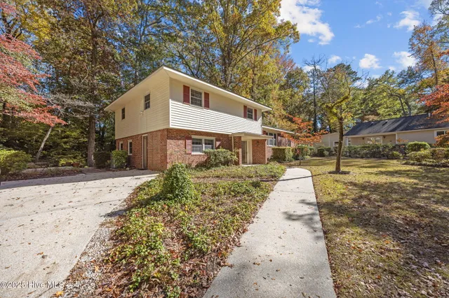 $330,000 | 112 Lakewood Drive, Greenville, NC 27834