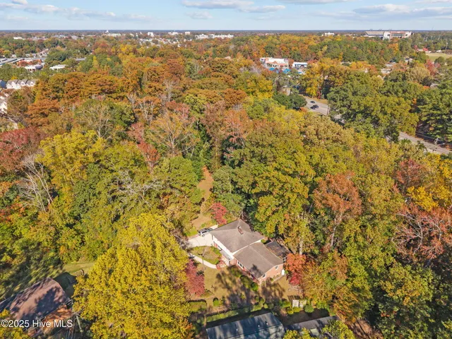 $330,000 | 112 Lakewood Drive, Greenville, NC 27834