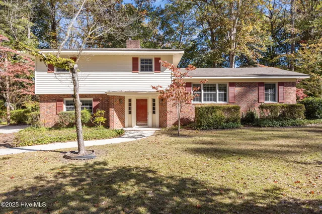 $330,000 | 112 Lakewood Drive, Greenville, NC 27834